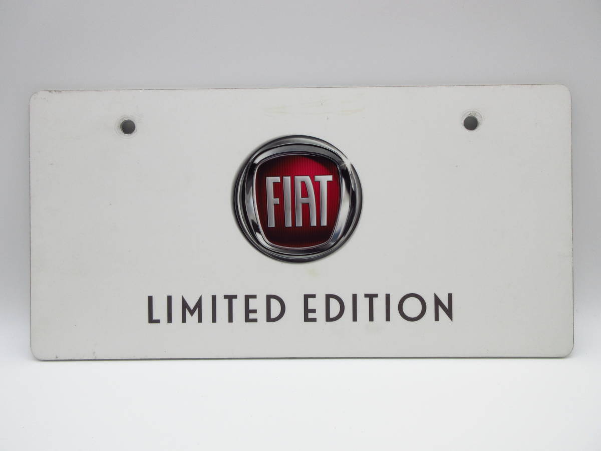 フィアット Fiat エンブレム ディーラー 新車 展示用 非売品 ナンバープレート マスコットプレート 500 500c パンダ プント Alacantitv Com