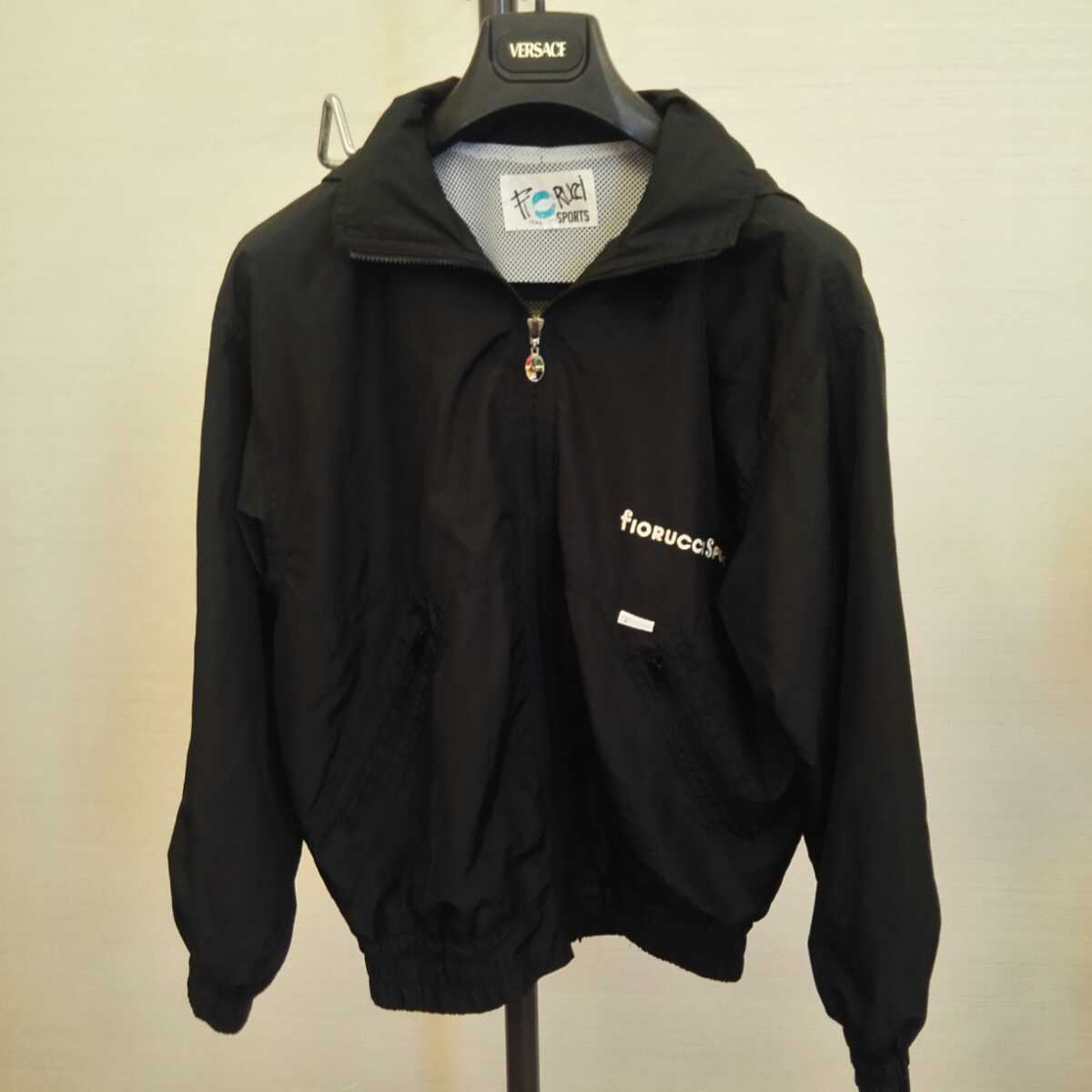  FIORUCCI フィオルッチ フード付き パーカーブルゾン フードは襟に収納 スポーツ お灑落 黒 トップス 上著 レディース ジャンパー S 7號(hào)