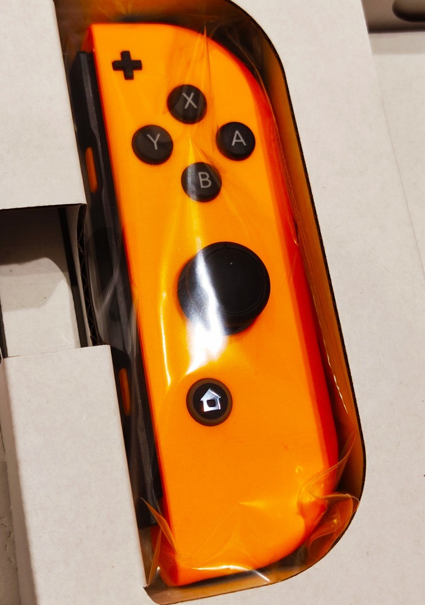 ほぼ新品　Joy-Con　右　ネオンオレンジ　ニンテンドースイッチ　ジョイコン