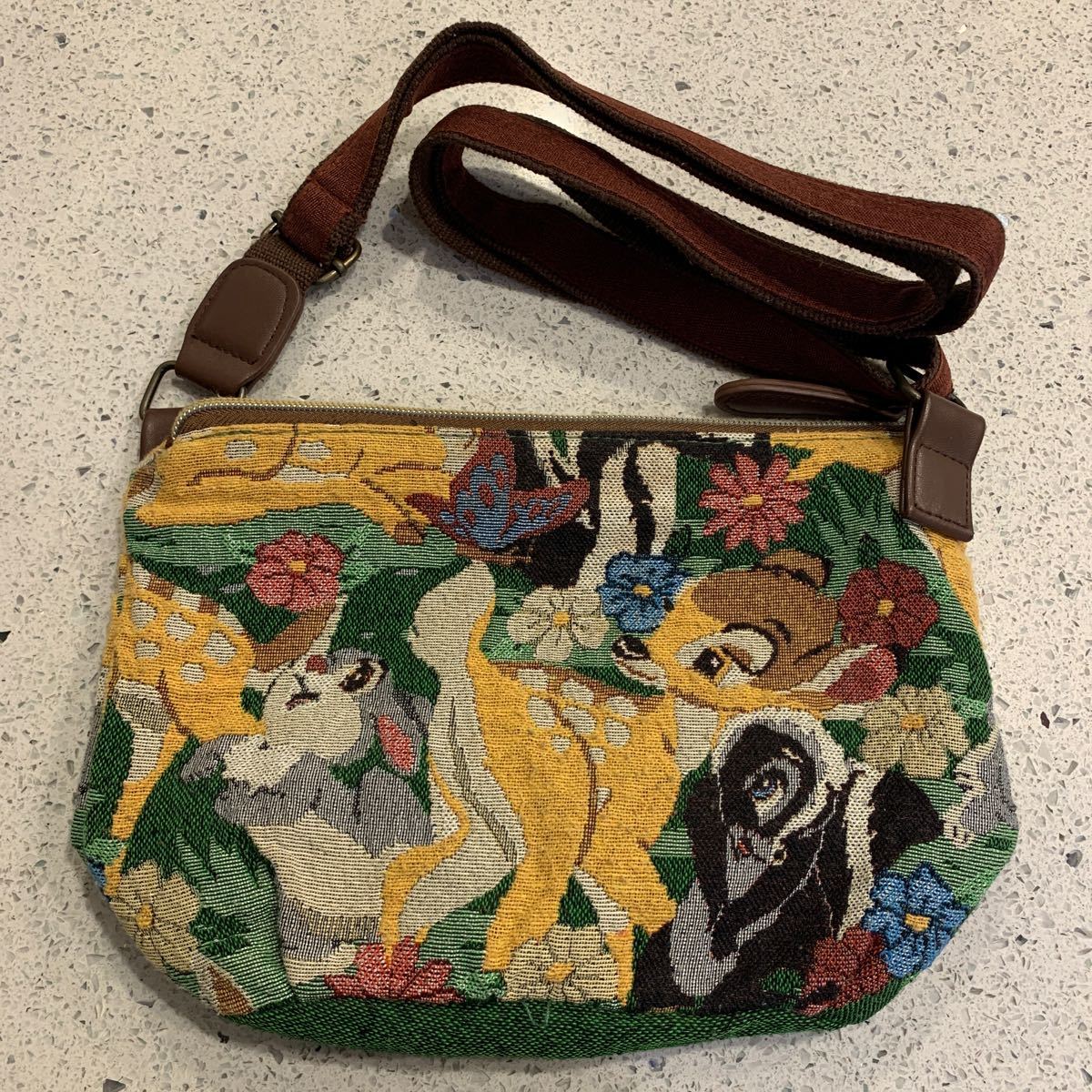 Paypayフリマ Disney ディズニー バンビ ゴブラン織 東京ディズニーリゾート ディズニーランド ショルダーバッグ チョークバッグ Paypayフリマ Disney ディズニー バンビ ゴブラン織 東京ディズニーリゾート ディズニーランド ショルダーバッグ チョークバッグ
