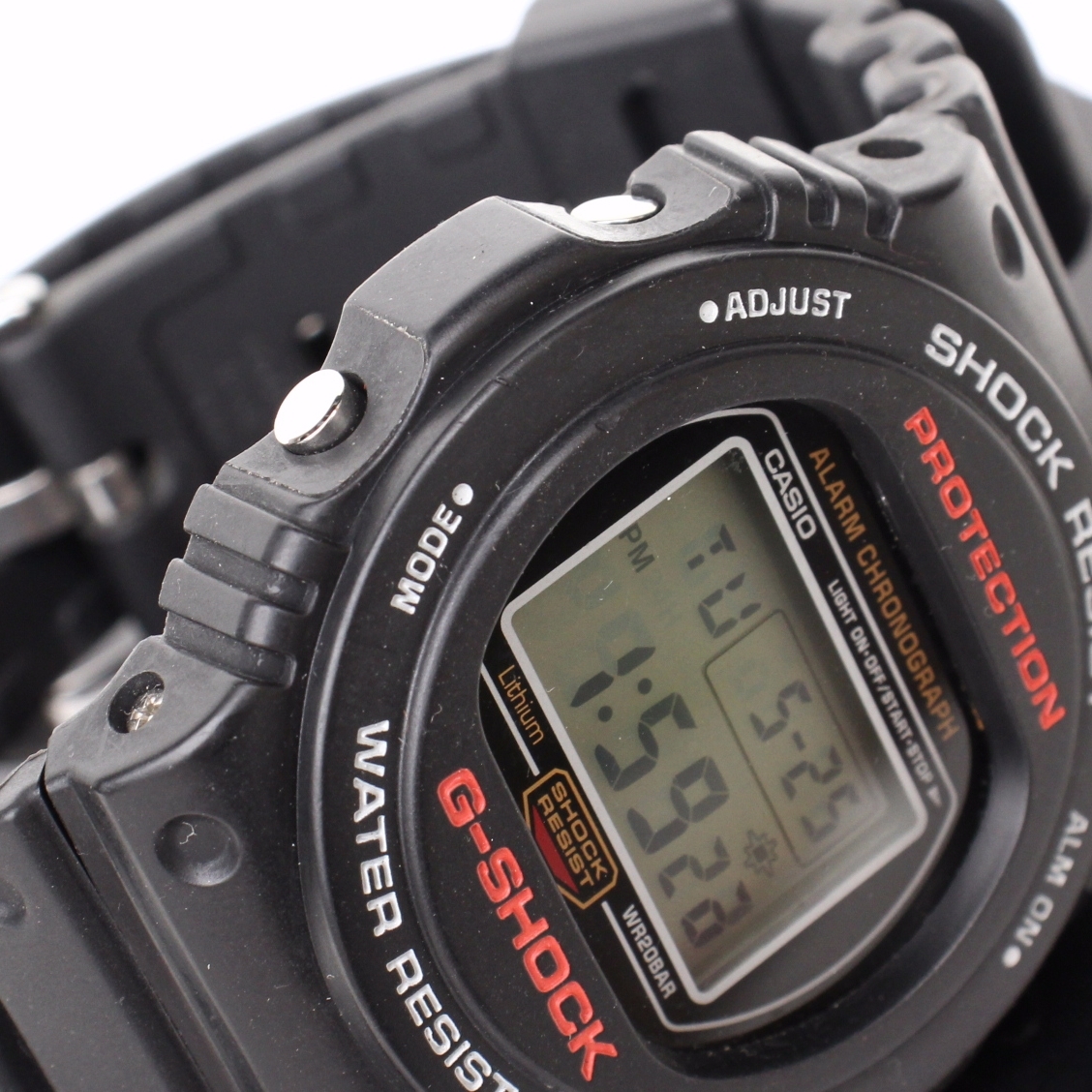 14315) 美品G-SHOCK初期復刻DW-5700-1JFスティング鏡面スクリュー
