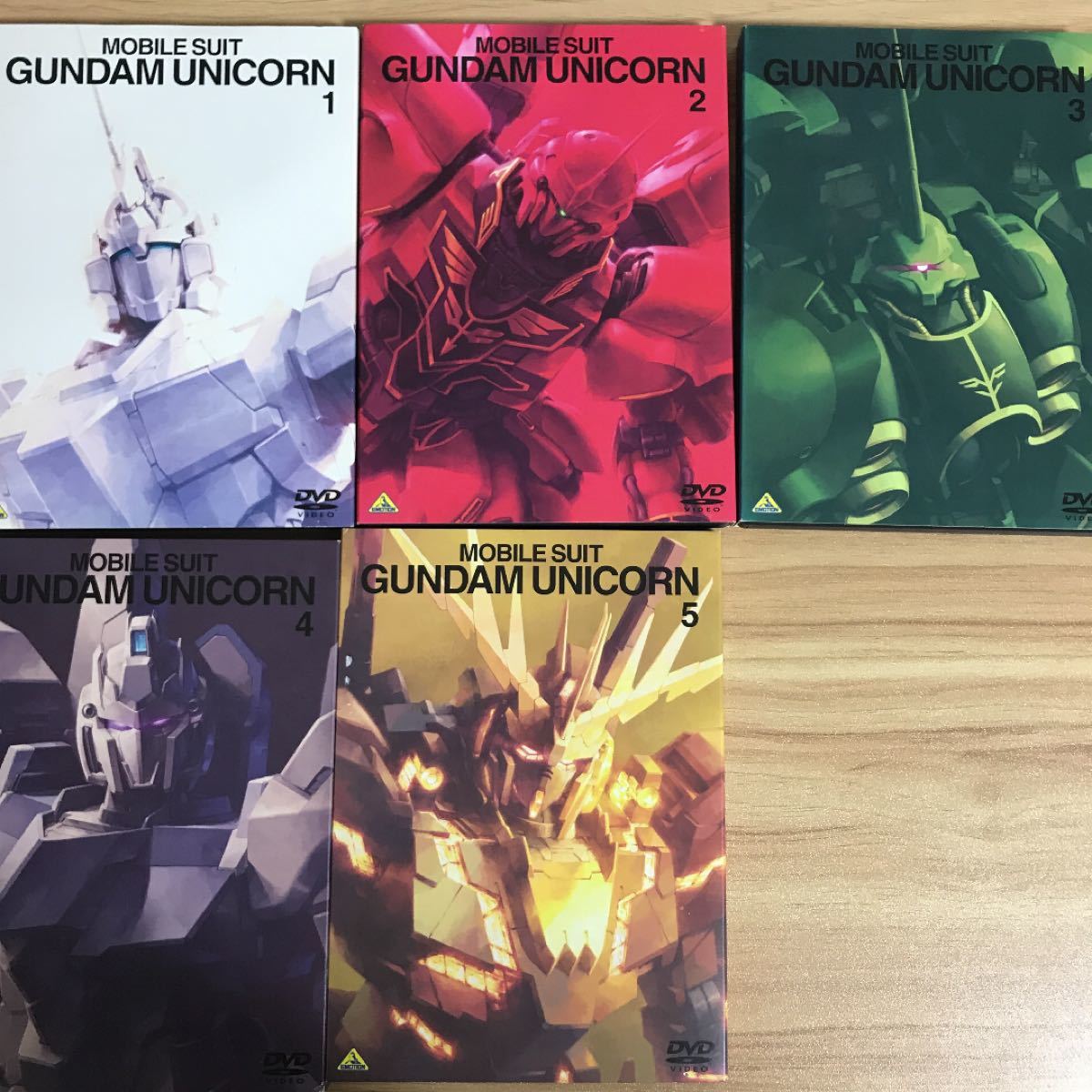 Paypayフリマ ガンダムuc Dvd Vol1 5セット 動作確認美品ー