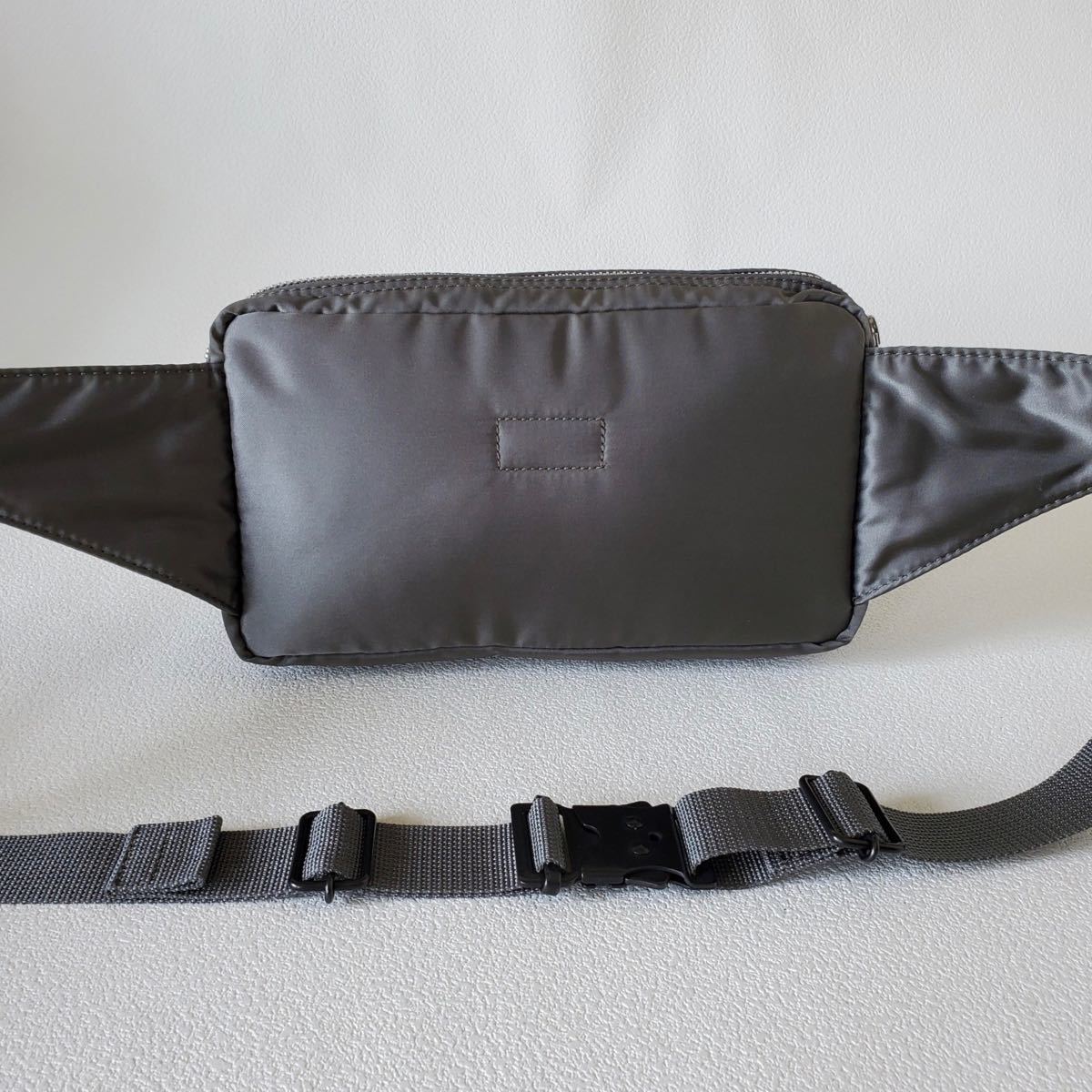 未使用 ■ PORTER TANKER WAIST BAG ■ ポータータンカー ウエストバック シルバーグレー