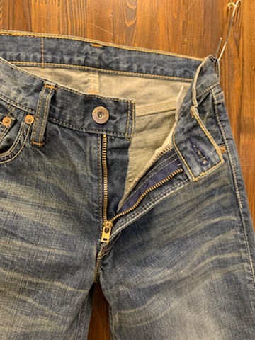 J312TC メンズ パンツ 色落ち 抜群 Levi's 502 リーバイス ジーンズ デニム インディゴ 加工 小さいサイズ 定番 人気 ブランド / W28_画像4