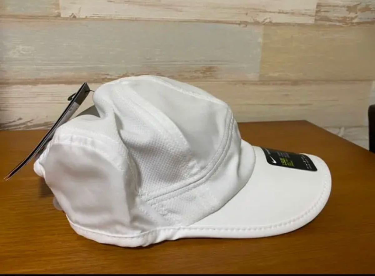 新品　NIKE ナイキ レディース　ランニングキャップ　エアロビル ホワイト キャップ帽子 ドライフィット