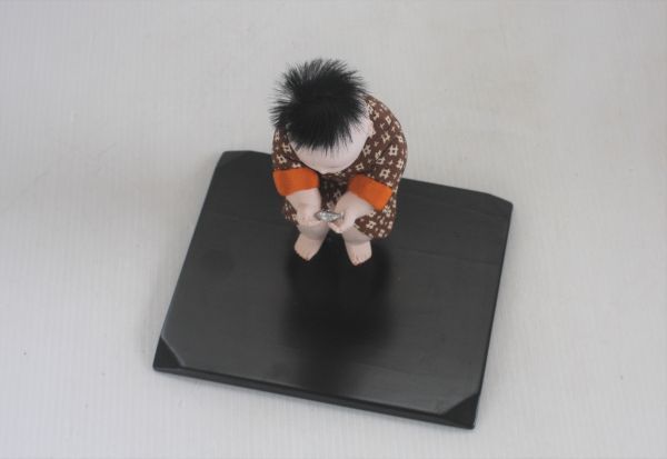 【N11415】作家物　木目込み人形　童　日本人形　「魚を手にした男の子」　人形　和　置物　飾り　オブジェ　　_画像5
