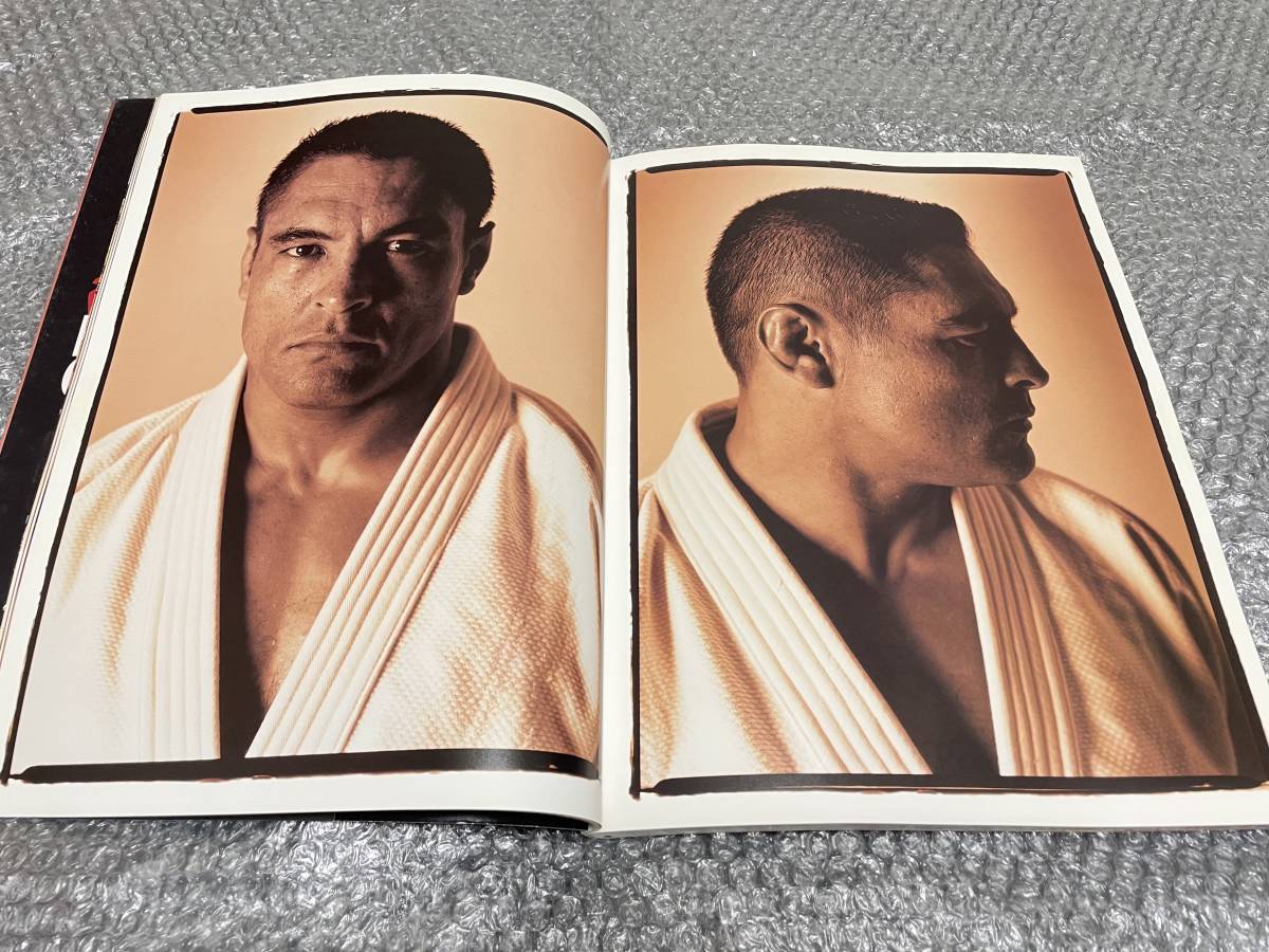ヒクソン・グレイシー【直筆サイン入 写真集】DVD付☆グレイシー ヒクソン・グレイシー【直筆サイン入 写真集】DVD付☆グレイシー