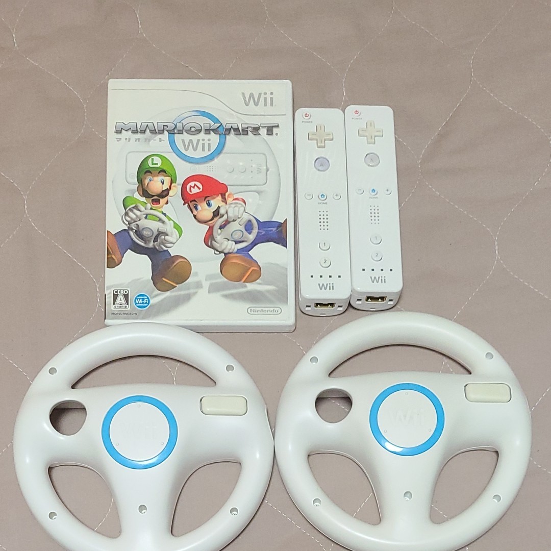 マリオカート　Wiiハンドル　リモコン　各×２