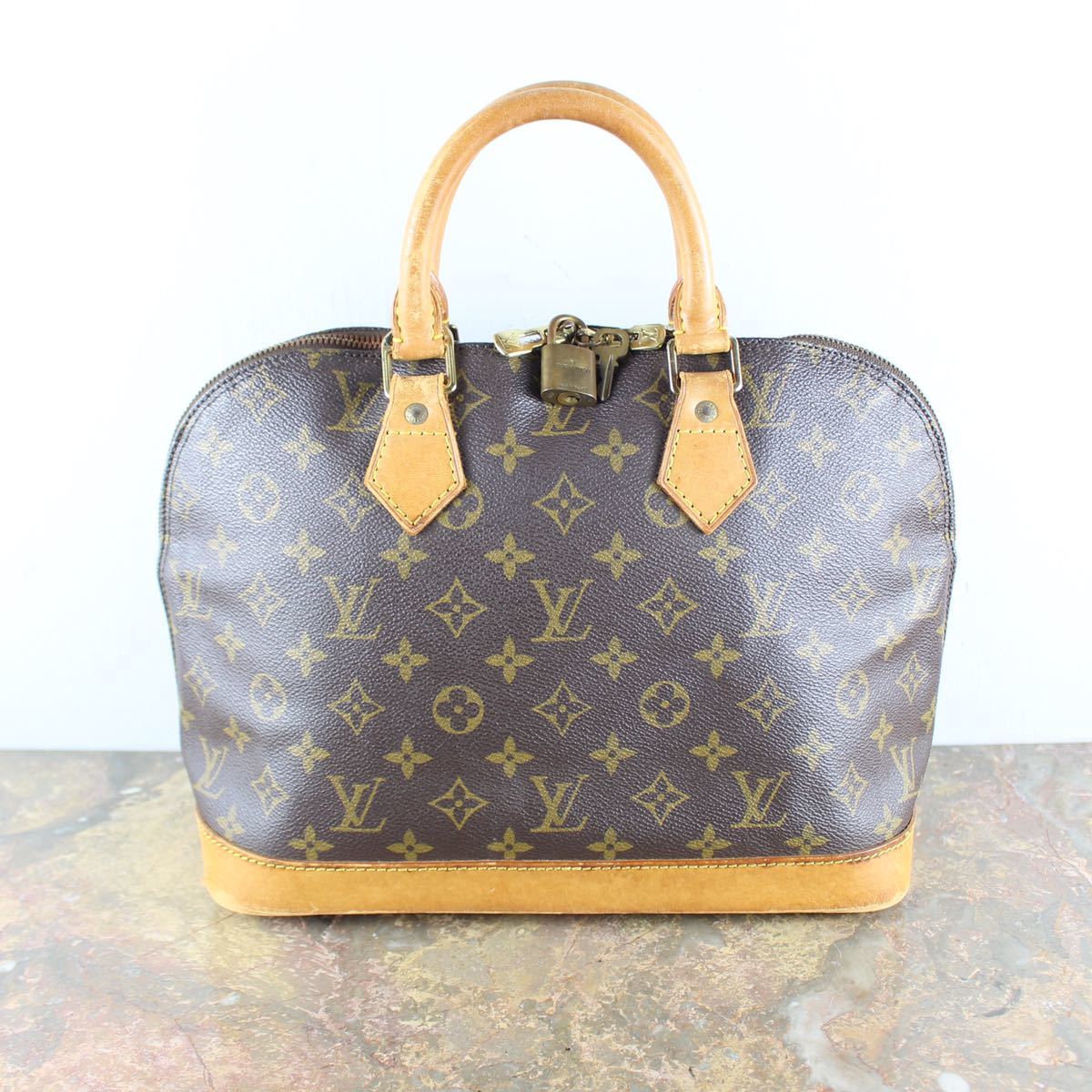 LOUIS VUITTON M51130 BA0995 MONOGRAM PATTERNED HAND BAG MADE IN FRANCE/ルイヴィトンアルマモノグラム柄ハンドバッグ