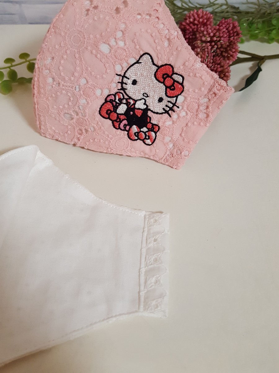 キティちゃん刺繍立体インナーカバー２枚セット