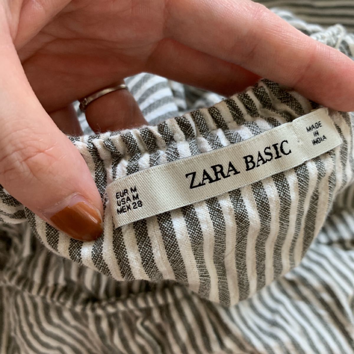 Paypayフリマ Zara オフショル フリル ワンピース ストライプ Paypayフリマ Zara オフショル フリル ワンピース ストライプ