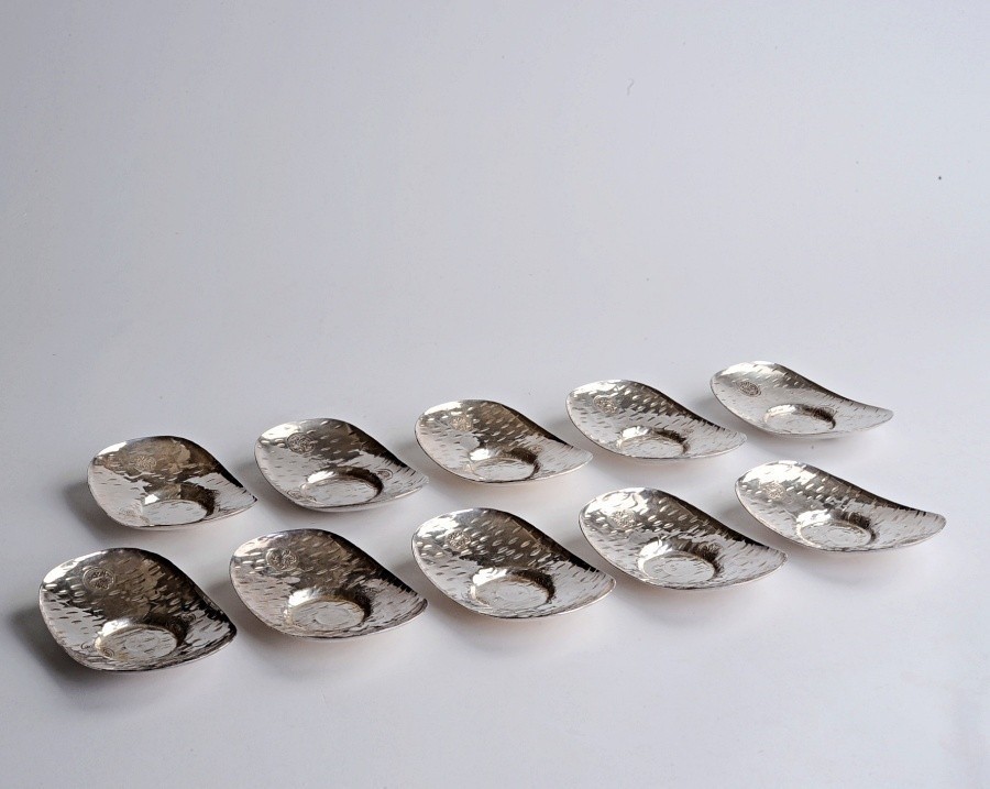 純銀製　大判型　茶托　１０枚　７２５ｇ　煎茶道具