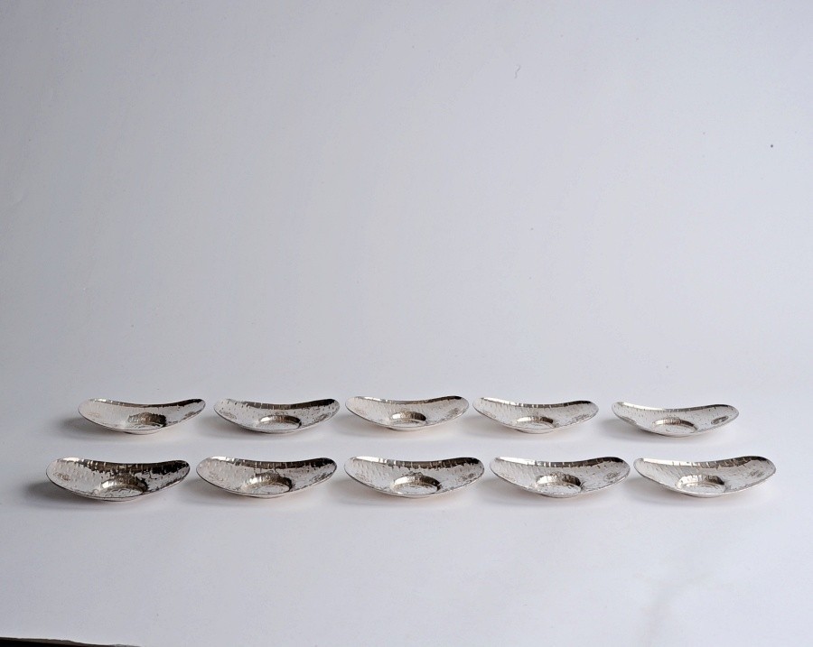 純銀製　大判型　茶托　１０枚　７２５ｇ　煎茶道具