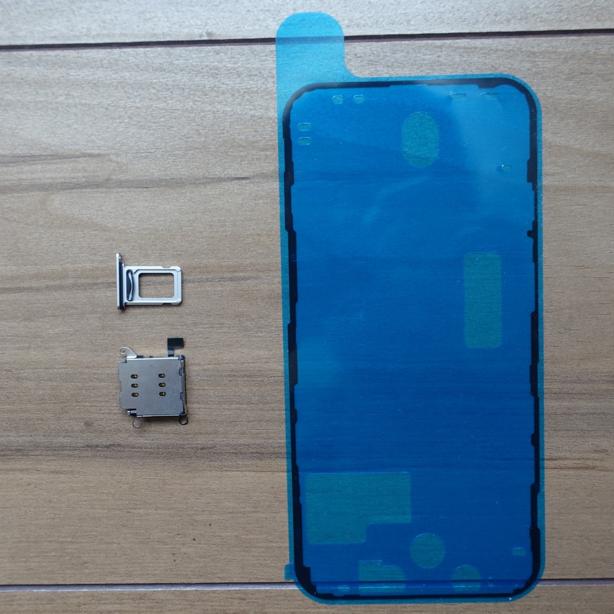 iPhone 12 Dual SIM スロット＆トレー ホワイト 防水ステッカー付き デュアルシム化パーツ_画像4