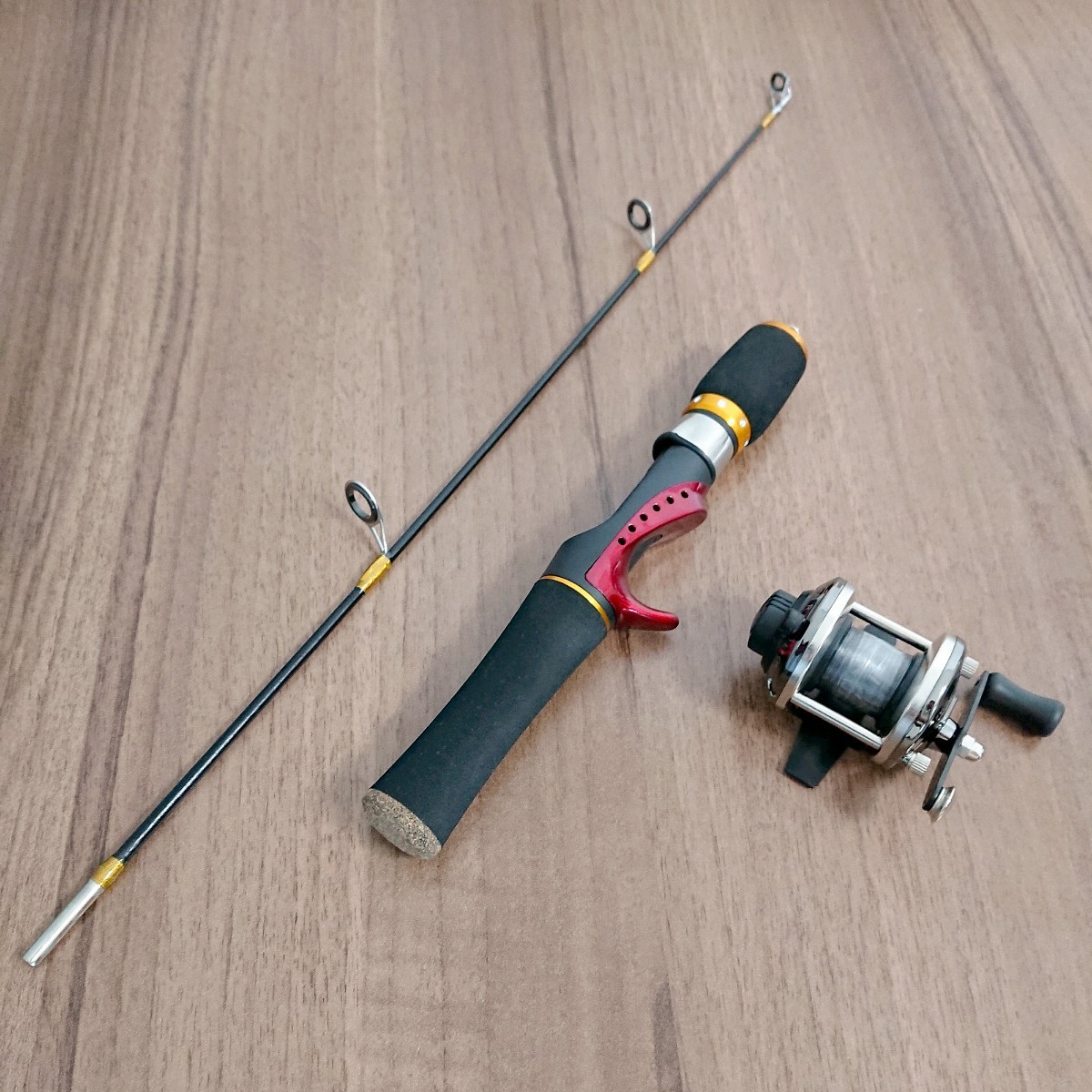 Paypayフリマ ベイトリール 2本セット 穴釣り ロッド 2ピース 67cm 銀 コンパクト Paypayフリマ ベイトリール 2本セット 穴釣り ロッド 2ピース 67cm 銀 コンパクト