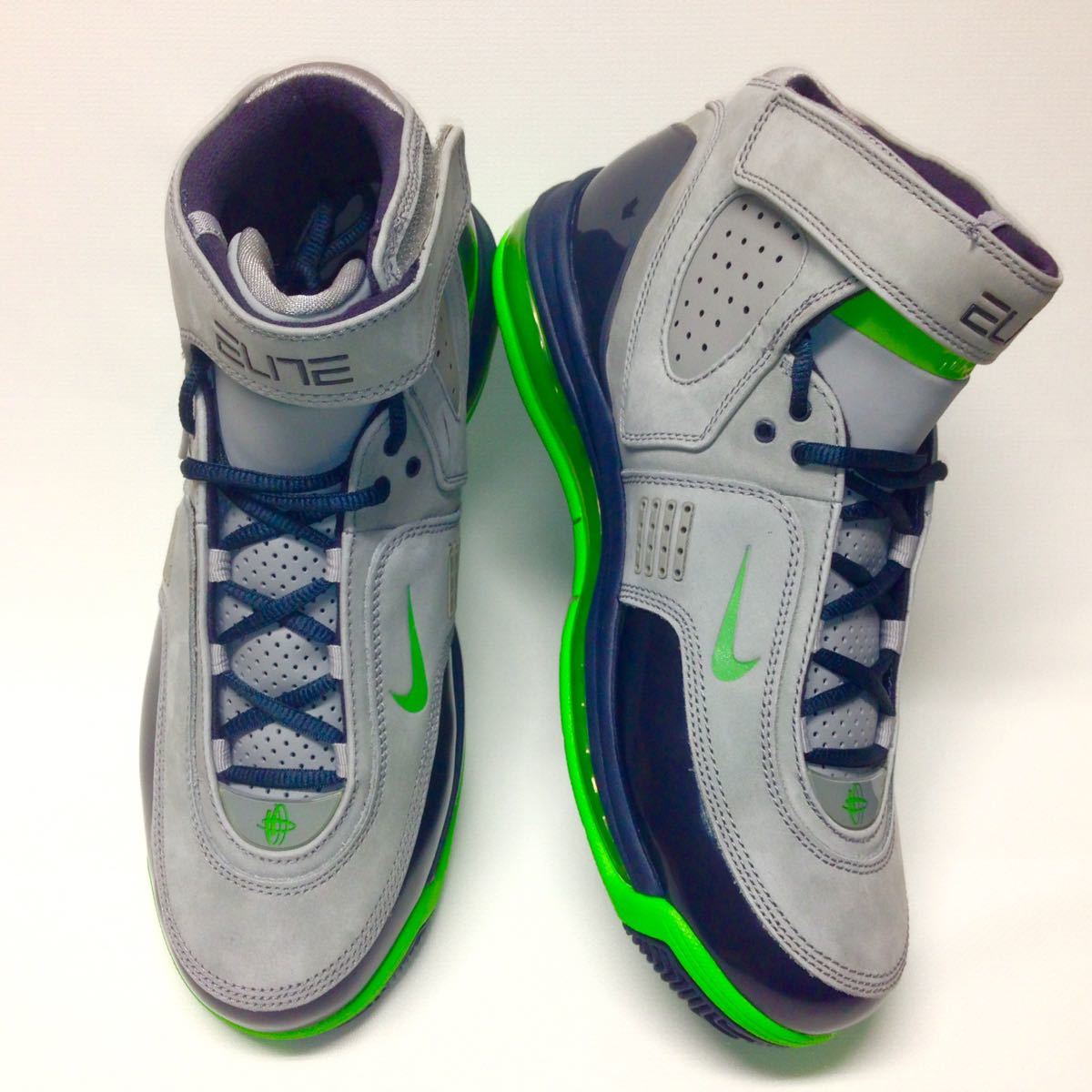 海外限定!】NIKE AIR MAX ELITE TB (27cm) グレー/緑☆新品未使用