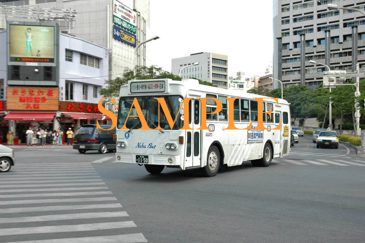 D【バス写真】Ｌ版３枚 那覇バス いすゞBU04 沖縄  （２）の画像3