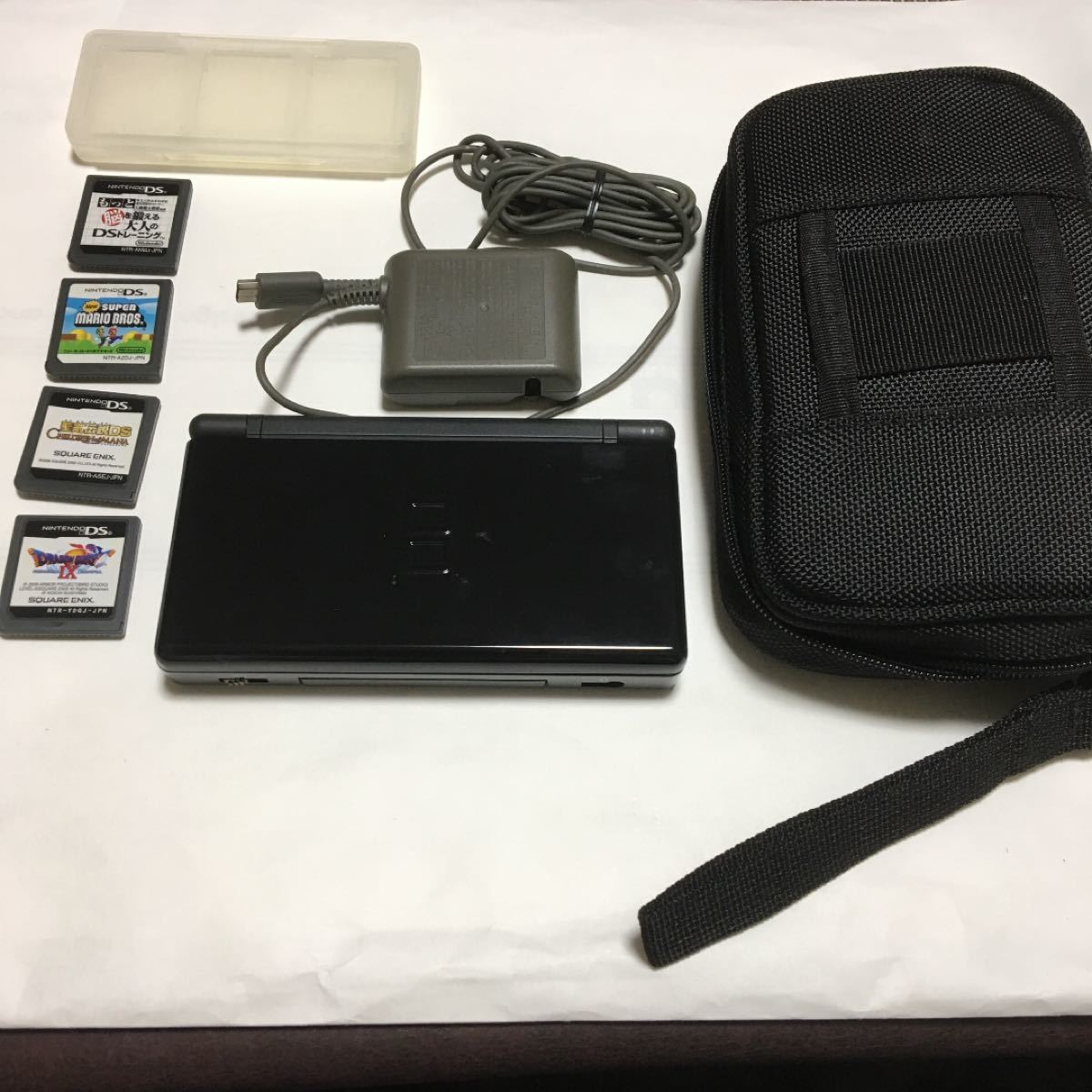 任天堂 ニンテンドーDS Lite ソフト4つ付き