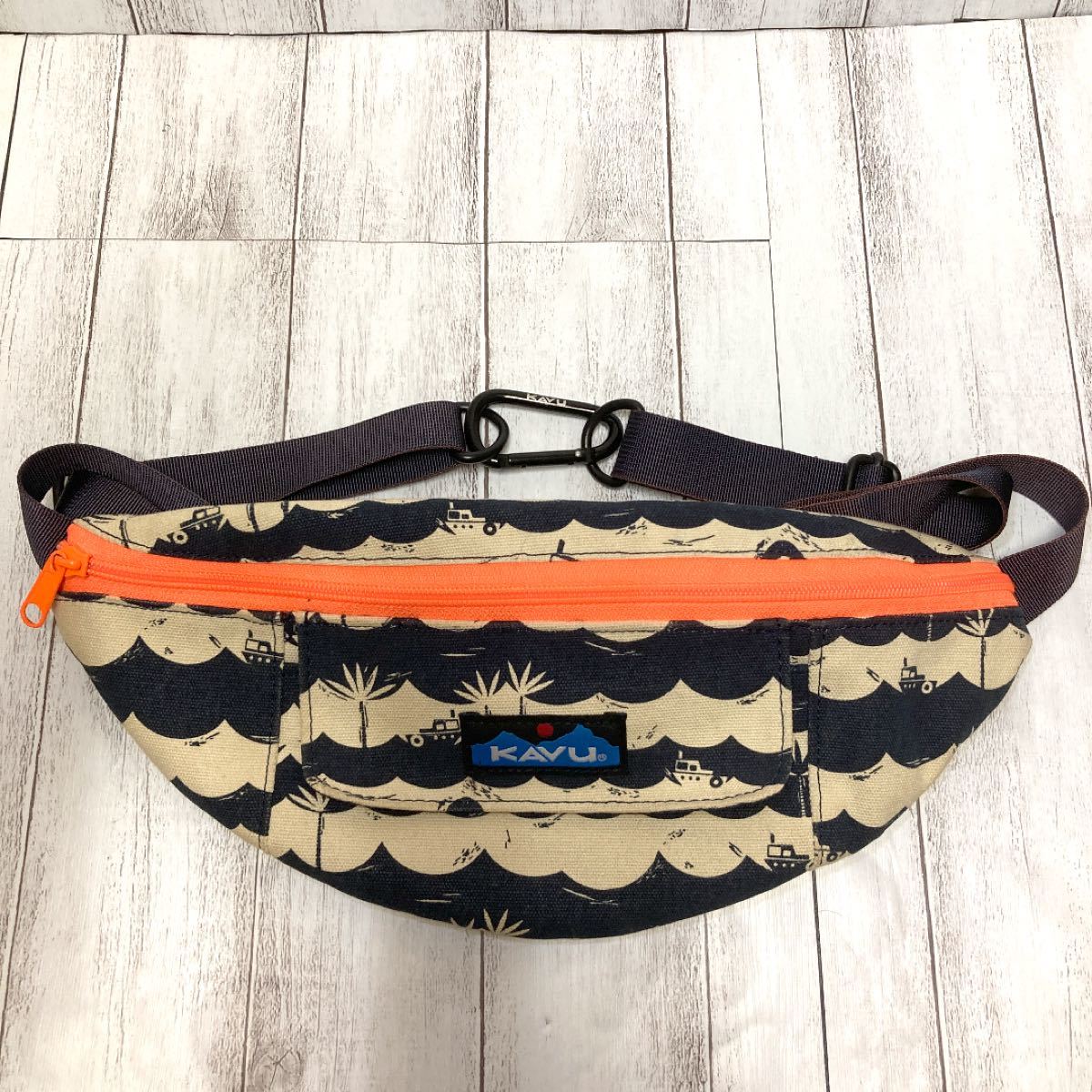 ウエストポーチKAVU カブーボディバッグ