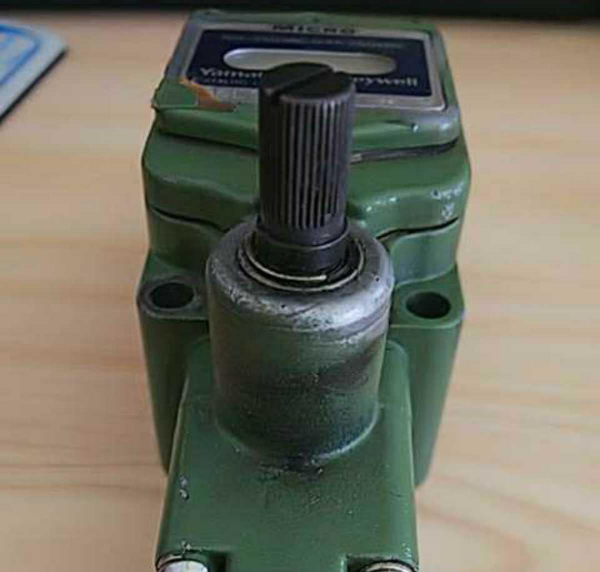 ヤマタケ MICRO 6LS-J17 10A-250VAC 0.4A 250VDC 整208