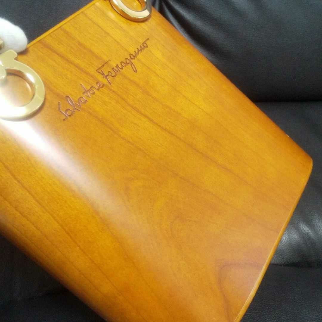 Salvatore Ferragamo フェラガモ バッグ ガンチーニ木製バッグ Salvatore Ferragamo フェラガモ バッグ ガンチーニ木製バッグ