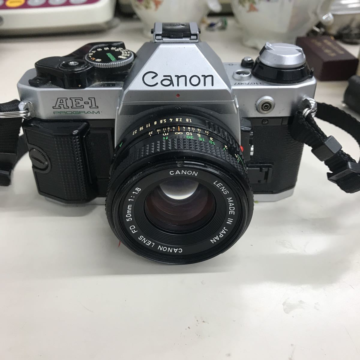注目ショップ・ブランドのギフト K152【アンティーク】Canon キャノンAE-1 PROGRAM キヤノン