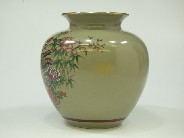 Antique Japanese Signed Floral Colorful Porcelain Satsuma Vase