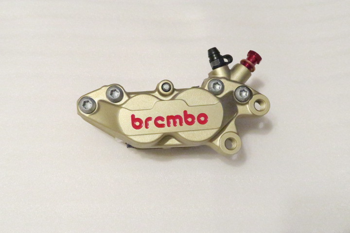  new goods brembo new model Brembo 4POT caliper GOLD aluminium shaving (formation process during milling) red anodized aluminum banjo bolt attaching. Brembo genuine article 
