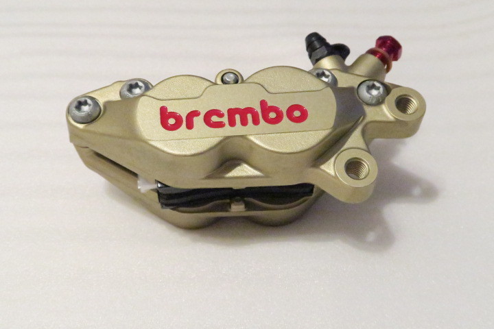  new goods brembo new model Brembo 4POT caliper GOLD aluminium shaving (formation process during milling) red anodized aluminum banjo bolt attaching. Brembo genuine article 