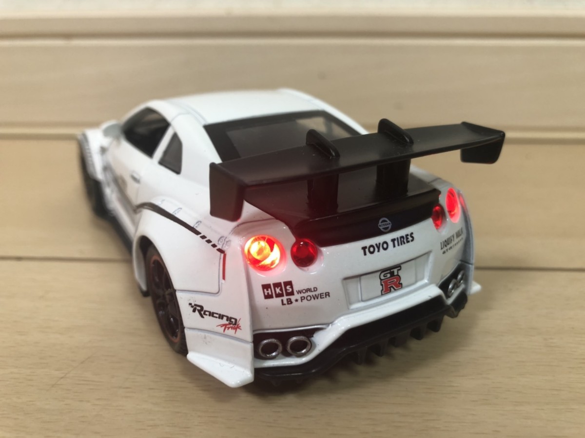 日産 GTR 1/32 ミニカー NISMO ニスモ 白 スーパーGT