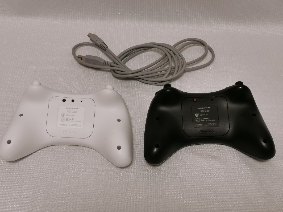 WiiU PROコントローラー シロ&クロ セット  Nintendo純正品