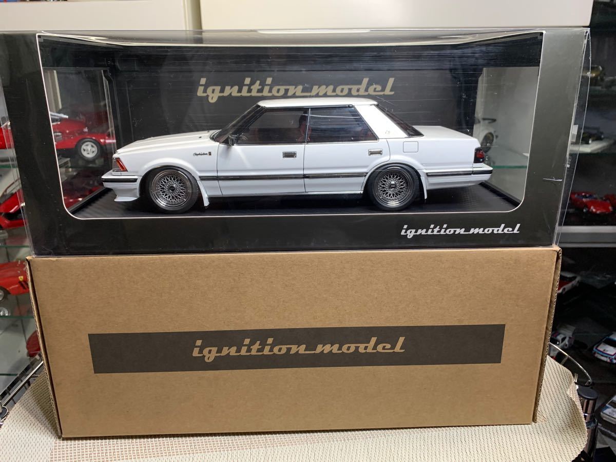 イグニッションモデル IG 1/18 トヨタクラウン2 8 イグニッションモデル IG 1/18 トヨタクラウン2 8