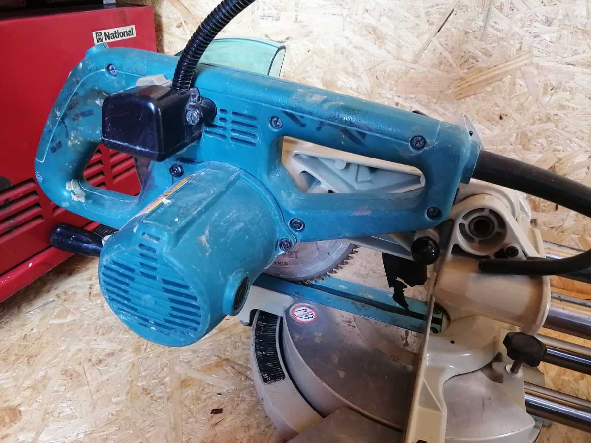 マキタスライド丸ノコ LS0715F 100v 190mm makita 木工 DIY