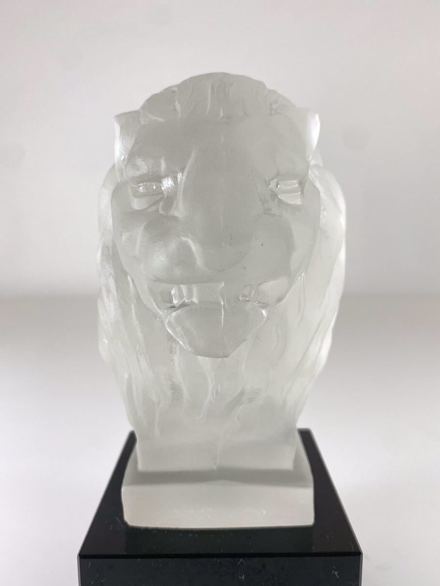 RED ASHAY LION red assy .i lion, Frosted Glass H.G.Ascher Ltd.Display Mounted on a Desna Black base.Art Deco Auto Mascot