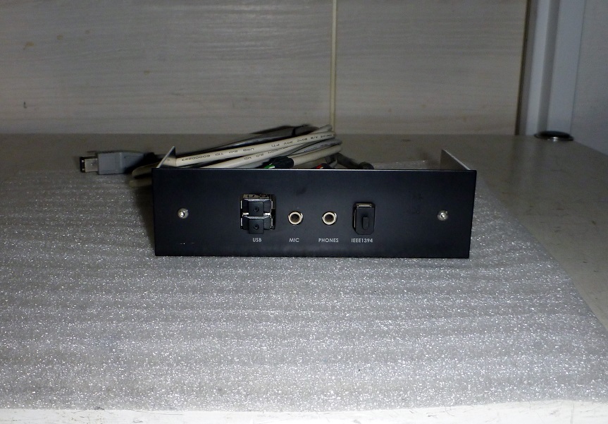 C-102 WiNDy 星野金属 パーツ フロントパネル USB 黒 iEEE1394 ＡＵＤＩＯ_画像1