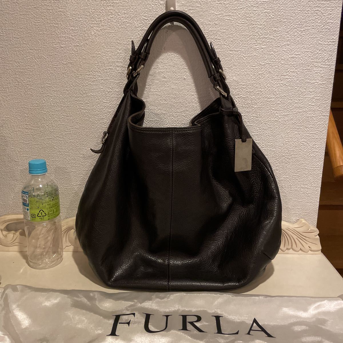 FURLA本レザーショルダーバッグ　ダークブラウン