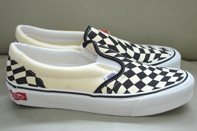 新品未使用 VANS バンズ クラシック スリッポン ツイスト フラッグ チェッカー柄 ホワイト ブラック 白・黒 US8 26センチ 送料無料_画像4