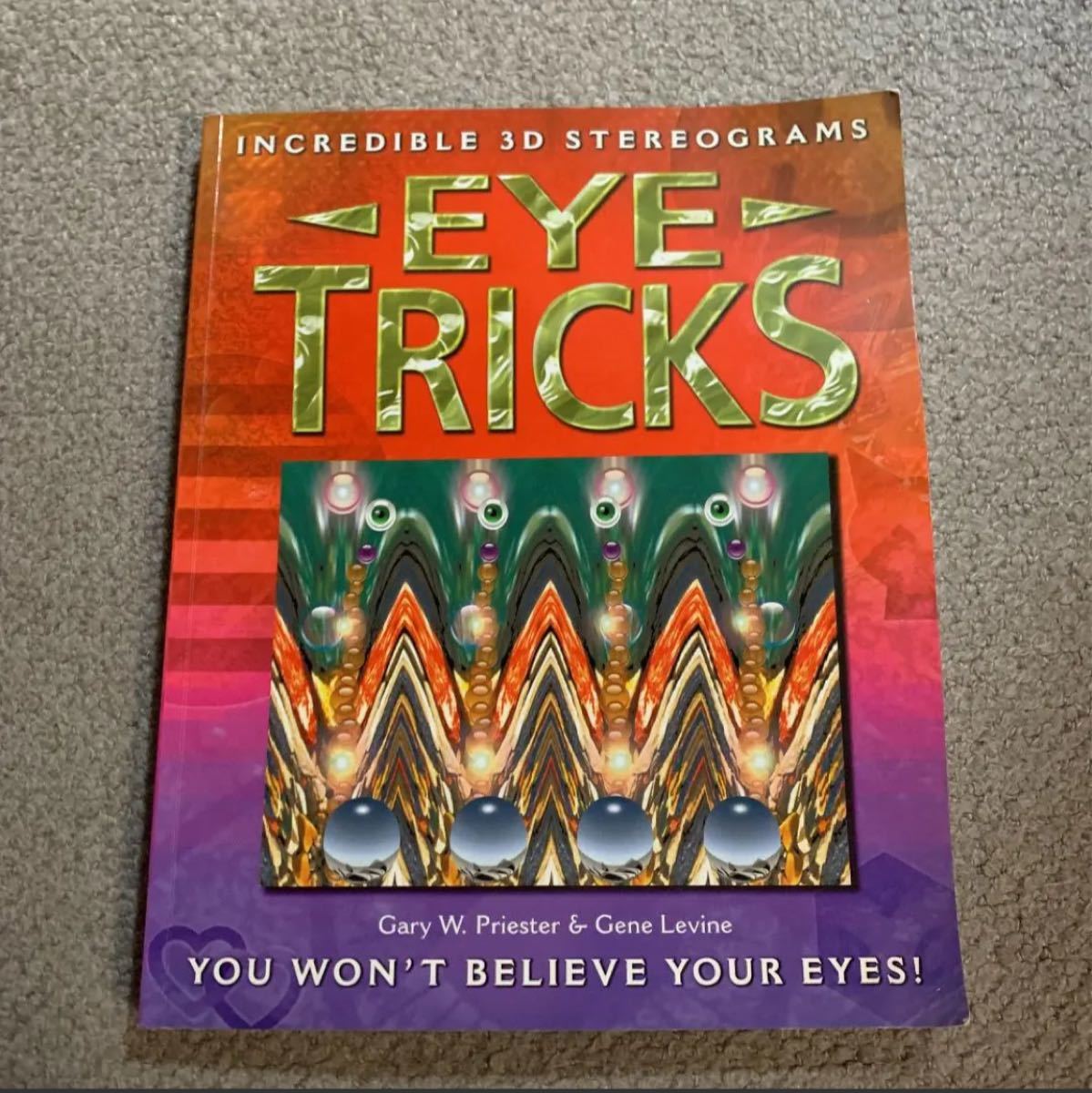 Paypayフリマ Eye Tricks 目の錯覚 英語絵本 English Book Paypayフリマ Eye Tricks 目の錯覚 英語絵本 English Book