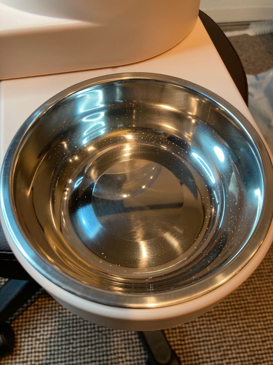 おしゃれかわいい　自動吸水器　餌ボウル　可変コーナー　ピンク　自動吸水ペット犬猫