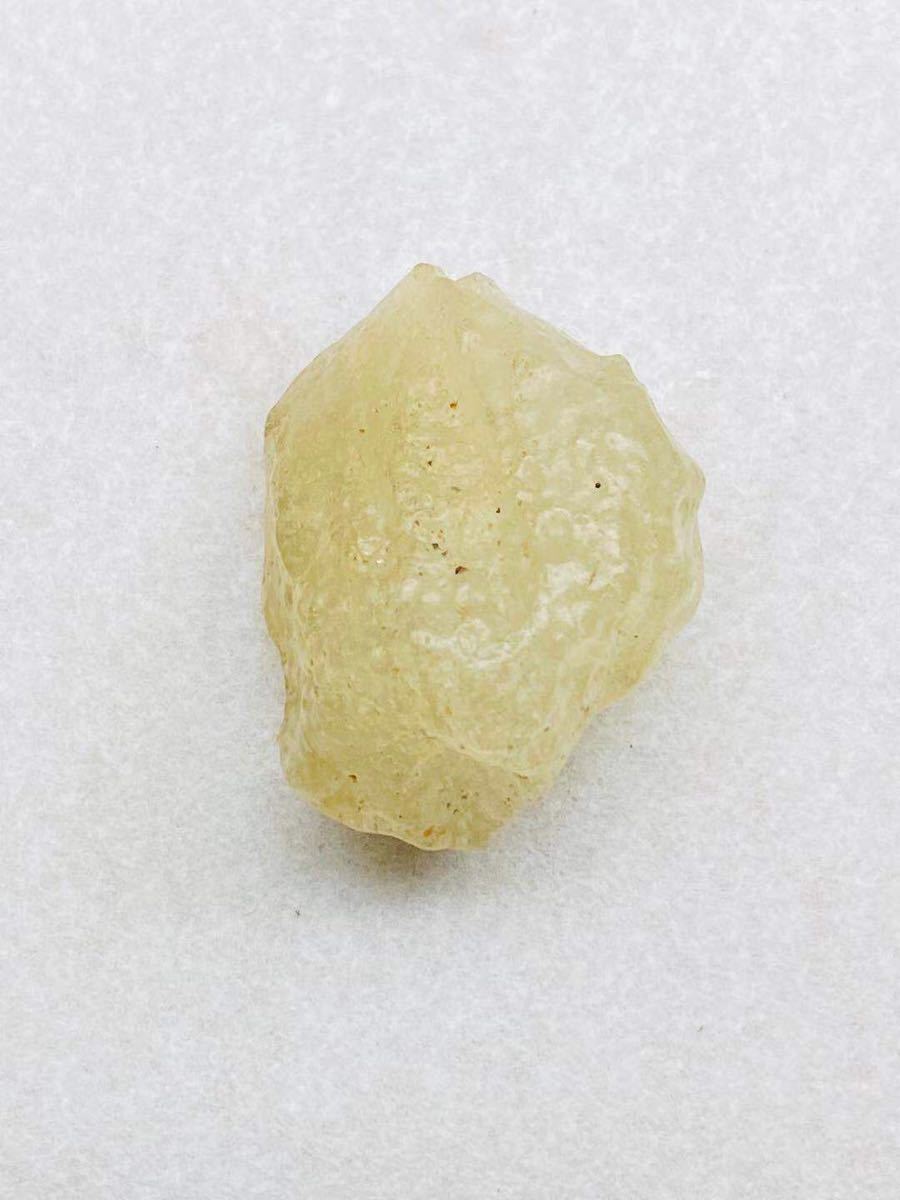 リビアングラス 天然ガラス 13.6g 隕石 産物 clinicacampinas.com.br