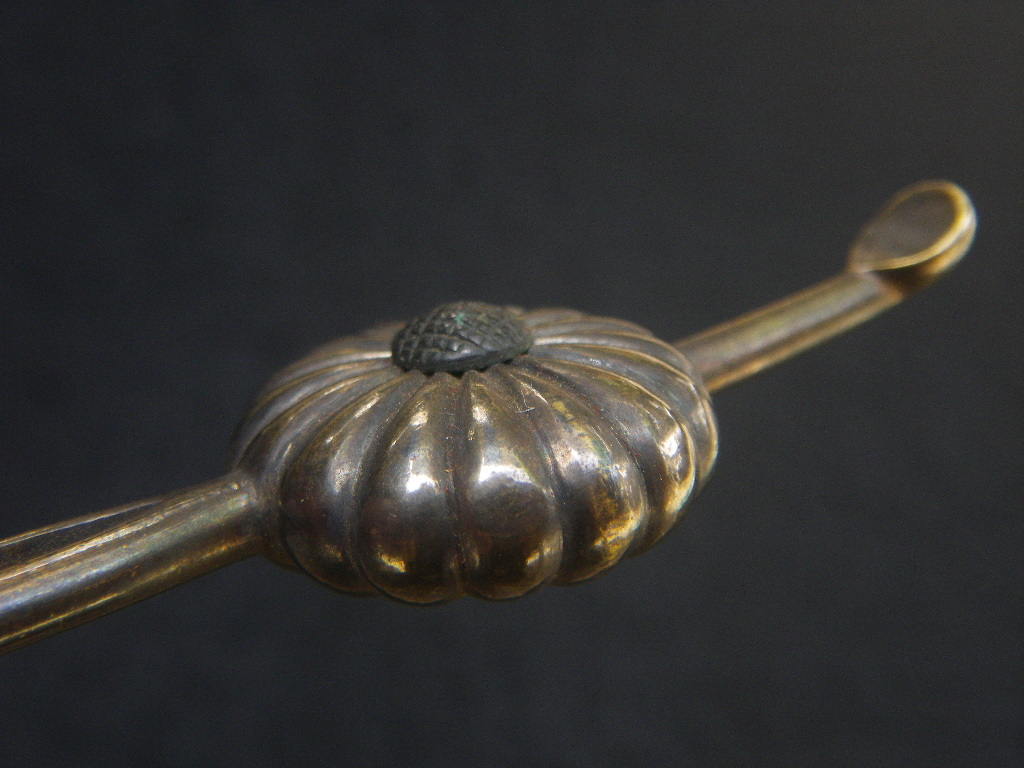 菊花　菊紋　二本足　26g　髪飾り　和装　和髪　日本髪　撮影　小道具　かみかざり　日本製　antique　Japanese　hairpin_画像3