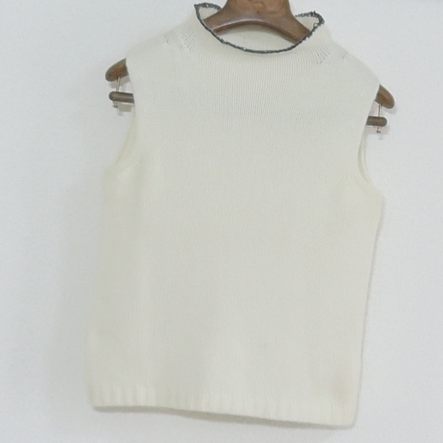 美品 クレージュ courreges カシミア 100% ノースリーブ ボトルネック ハイネック ニット セーター 9R トップス ホワイト 5902_画像4