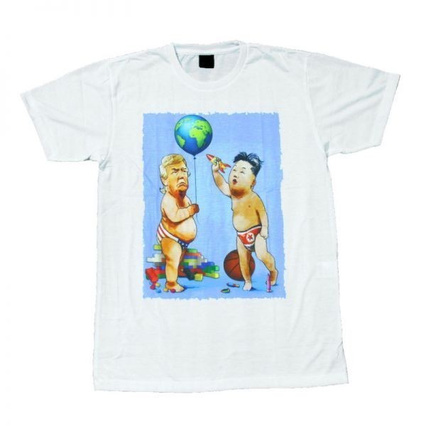 トランプ大統領 金正恩 アメリカ 北朝鮮 ジョーク ネタ ストリート系 デザイン おもしろTシャツ メンズ 半袖★tsr0372-wht-s_画像1