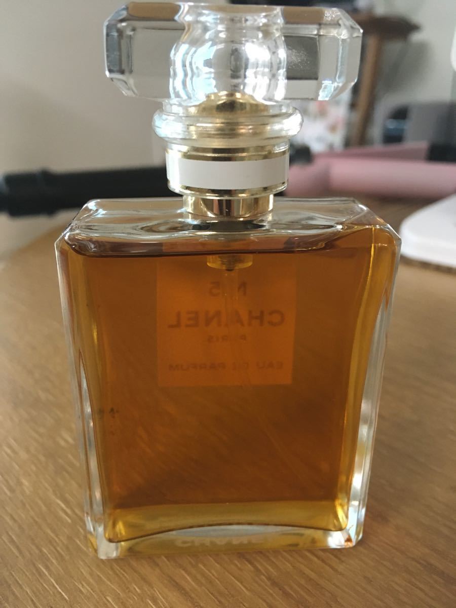 シャネル 香水 50ml 未使用 フタを開けたのみ 箱なし No5 シャネル 香水 50ml 未使用 フタを開けたのみ 箱なし No5