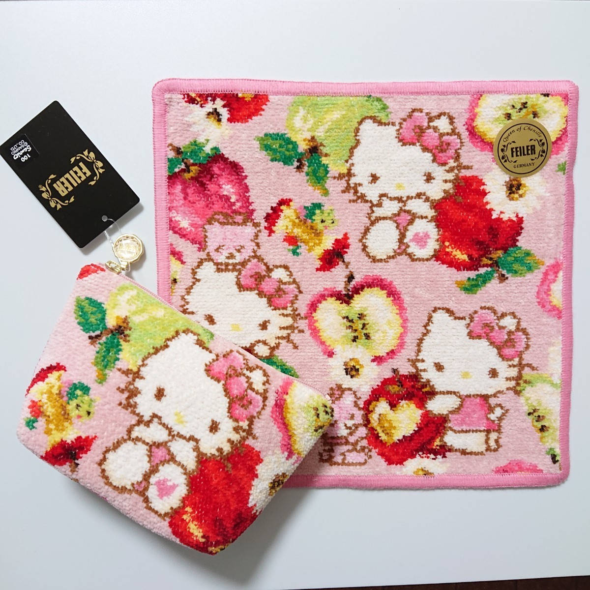 FEILER フェイラー × ハローキティ アップルハンカチ と FEILER フェイラー × ハローキティ アップルハンカチ と