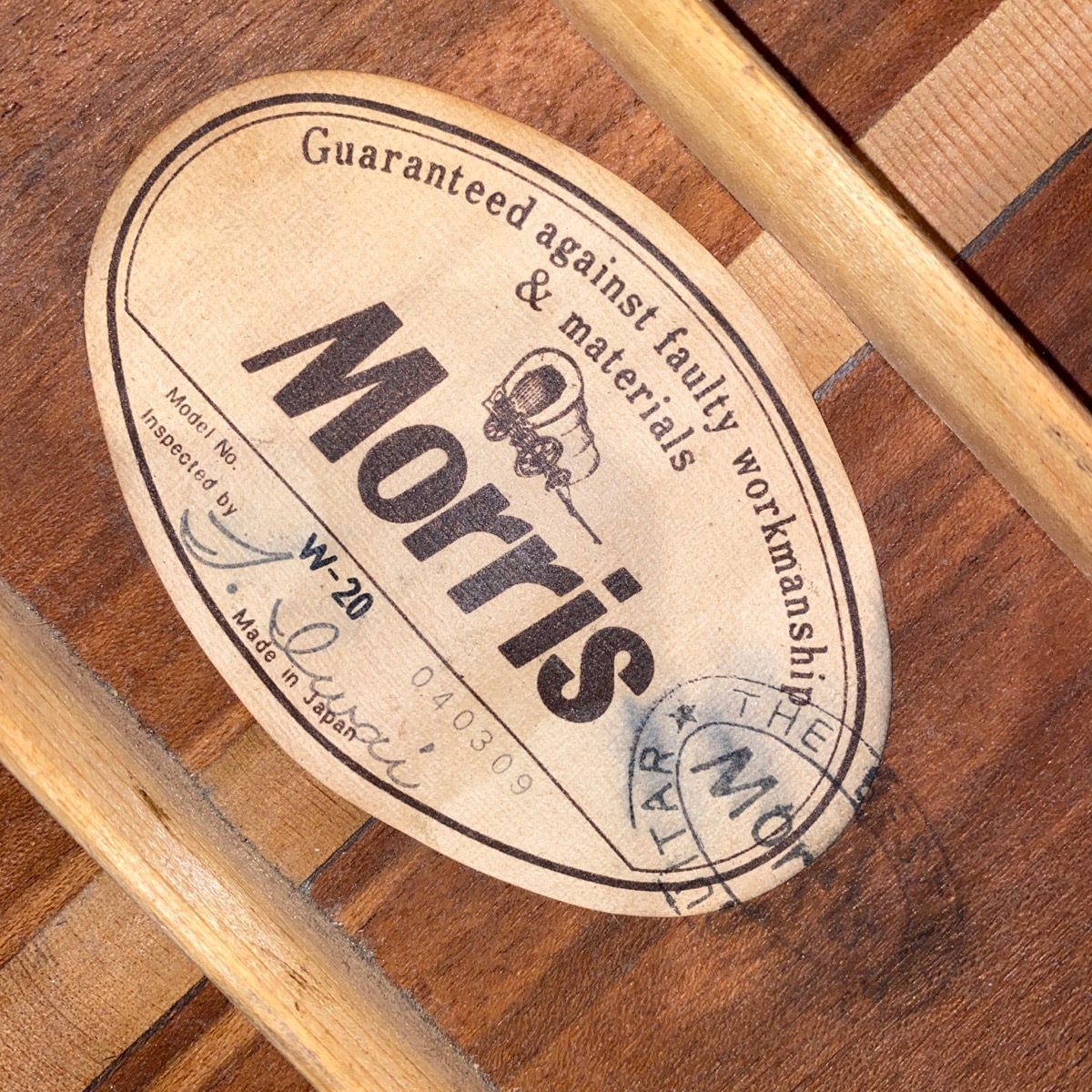 当社の Morris guitar W-20 made in Japan製 thiesdistribution.com