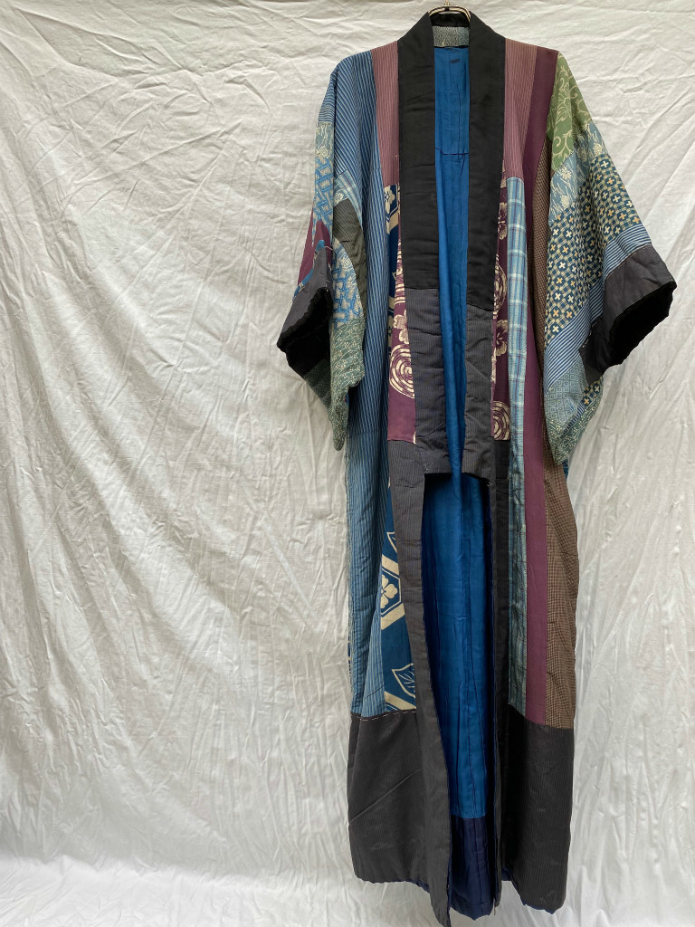 貴重 受け継がれる 鮮やかな 端縫い衣装 絹 継ぎ接ぎ 着物 襦袢 JAPAN VINTAGE ANTIQUE ヴィンテージ アンティーク 縞 格子 和ガウン 羽織