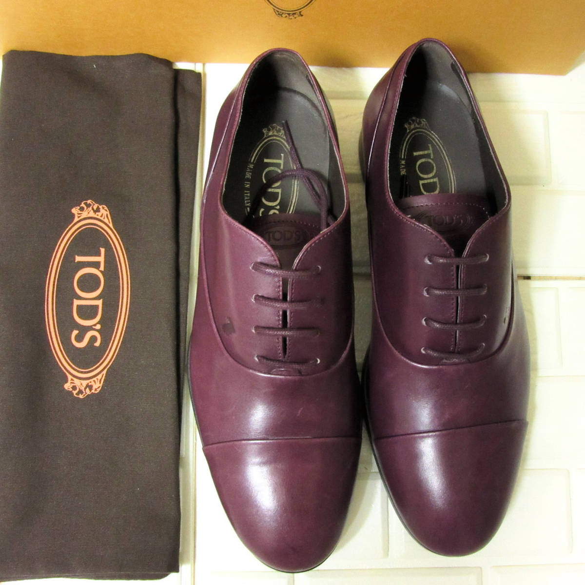 試着保管品 TOD'S トッズ イタリア製 メンズ レースアップシューズ 革靴 ストレートチップ ドレスシューズ バーガンディ 紫 UK5.5  24.5cm