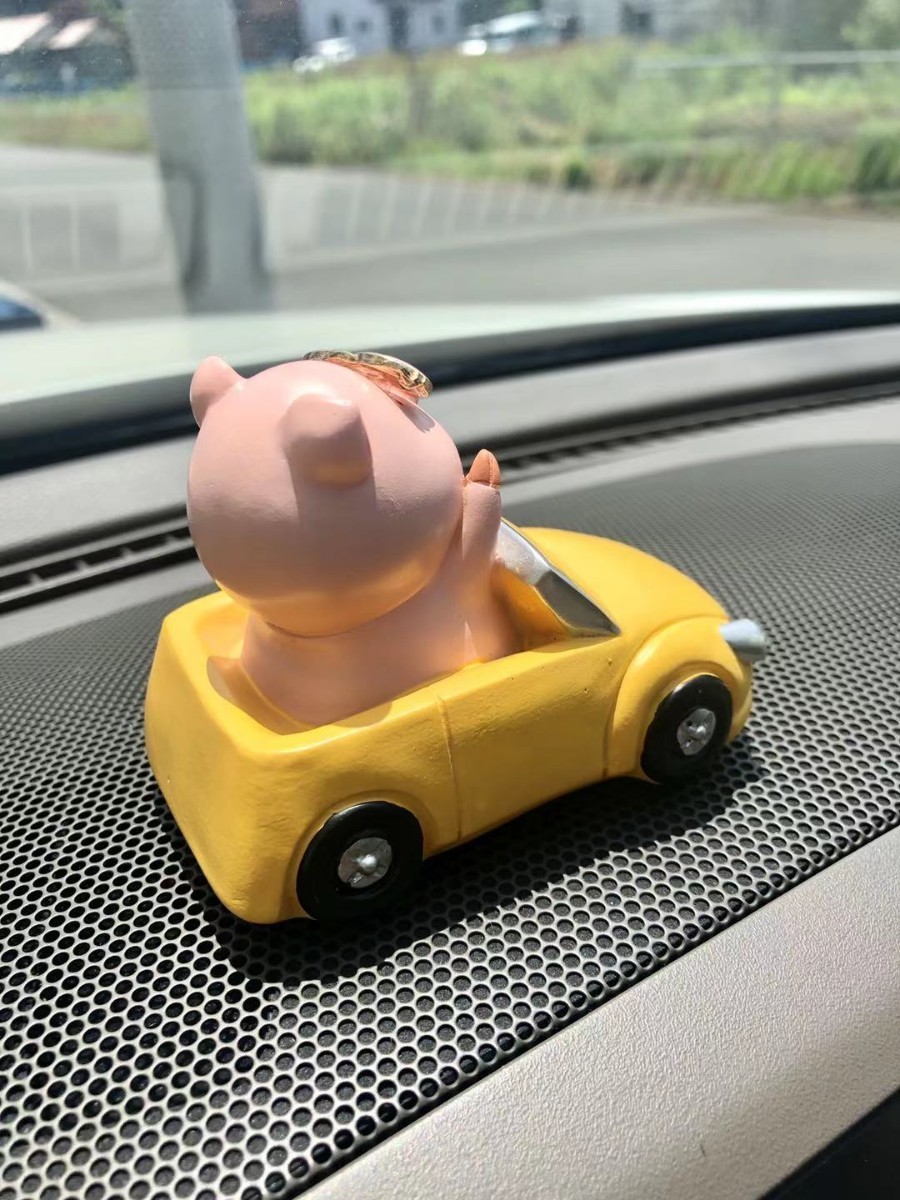 Paypayフリマ パイロット ブタちゃん 車 ダッシュボードアクセサリー 文鎮置き物 Paypayフリマ パイロット ブタちゃん 車 ダッシュボードアクセサリー 文鎮置き物
