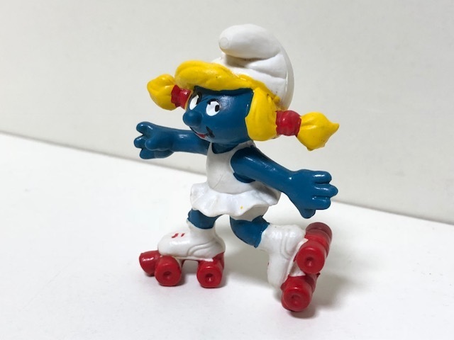 【 スマーフ PVC フィギュア 】 SMURF スマーフェット ローラースケート / SCHLEICH シュライヒ SMURF SMURFETTE TOY PVC FIGURE V6-11-20_画像1